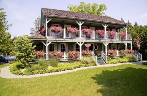 Historic Old Town Hotel | WeatherPine Inn
