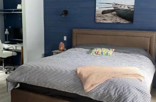 Wainfleet Cottage | Welcome to Pink Door Cottage! - "Fun, Sun & Sand"