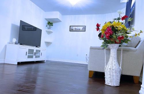 Innisfil Apartment | WELCOME TO PREMIUM LIVING PLACE/2 BEDROOMS SUITE