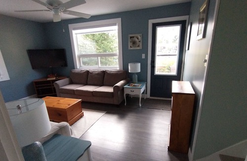 Baddow House | Welcome to Riverside Resort, Fenelon Falls!