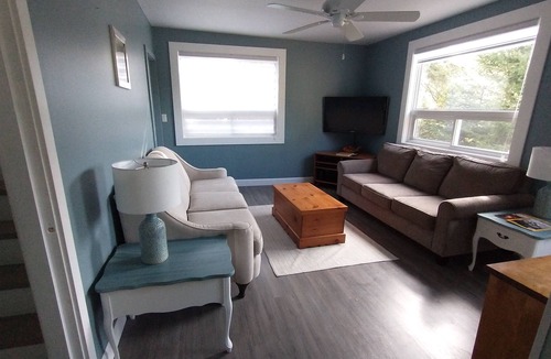 Baddow House | Welcome to Riverside Resort, Fenelon Falls!