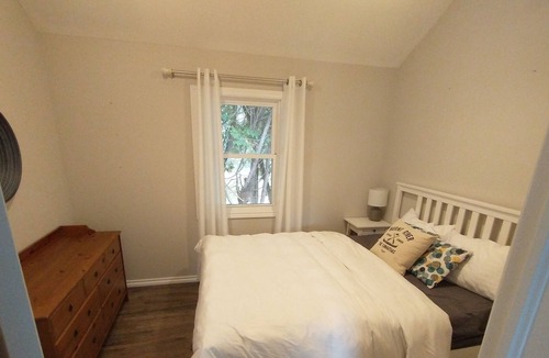 Baddow House | Welcome to Riverside Resort, Fenelon Falls!