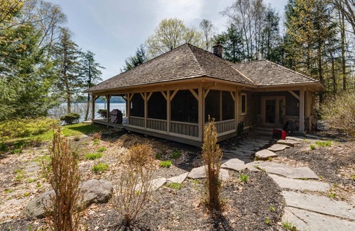 Utterson House | Welcome to Waters Edge A Beautiful Family Escape