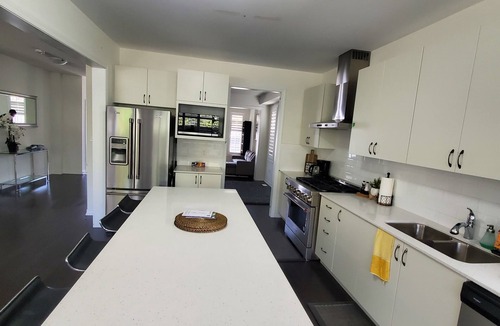 Lindsay House | Welcome to your Modern and Cozy Kawartha Getaway.