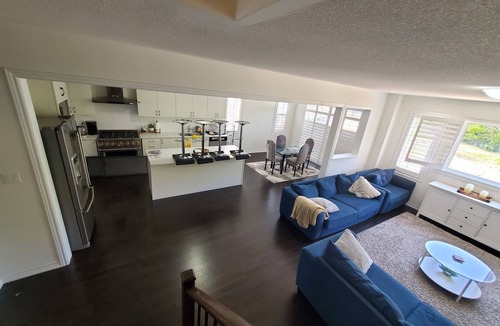 Lindsay House | Welcome to your Modern and Cozy Kawartha Getaway.