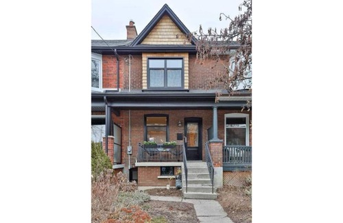 Bracondale Hill House | Welcoming basement studio suite in Toronto