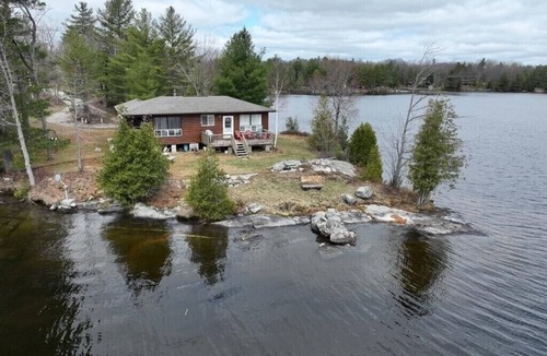North Frontenac Cottage | Well equipped bright family cottage . Amazing swimming, fishing and boating.