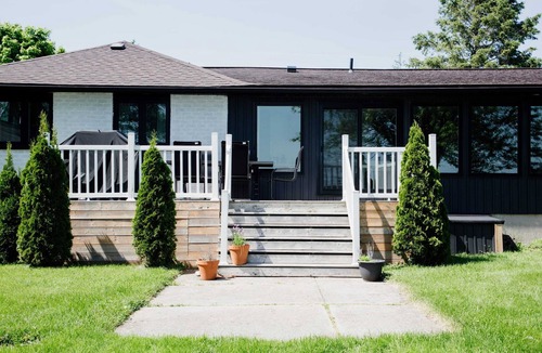Carrying Place House | Wellers Landing - Prince Edward County Lakehouse