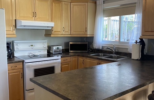 Rideau Lakes Cabin | Westport Ontario - Upper Rideau Getaway -Lakefront