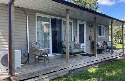 Rideau Lakes Cabin | Westport Ontario - Upper Rideau Getaway -Lakefront