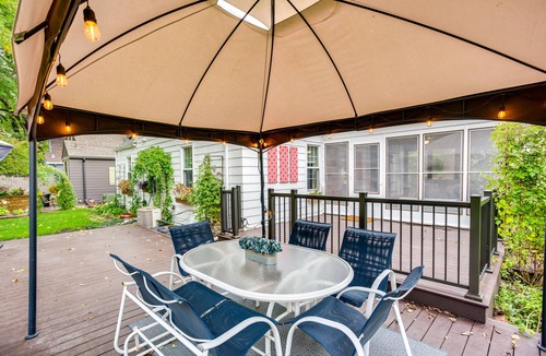 Lynnhurst House | Whimsical & Cozy Home, <1mile to lake, Arcade machine, Family Friendly, Quiet