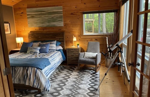 North Frontenac Cottage | Whispering Pines Cottage