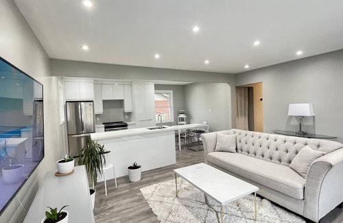 Glenridge House | White House Suite - Sleeps 4