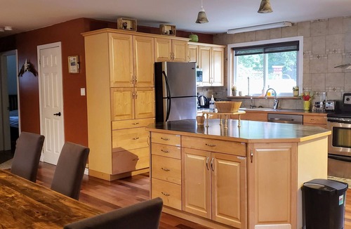 North Algona Wilberforce House | Whitefield Cottage ~ Sky Above, Lake Below!