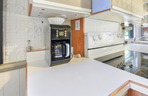 Brockville House | Why rent a brick and glass box when you can step back in time to the late 1800s?