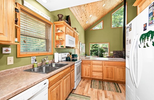 McGregor Cabin | Wilderness Cabin - Nature Retreat in Peaceful Woods near Big Sandy Lake
