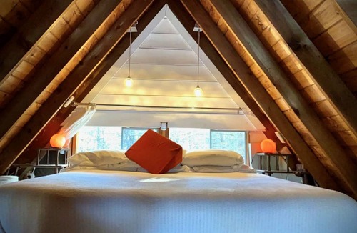 North Kawartha Cottage | Wilderness Lakefront A-Frame Cottage