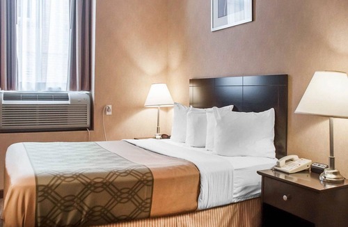 Woodstock Hotel | Woodstock Inn and Suites