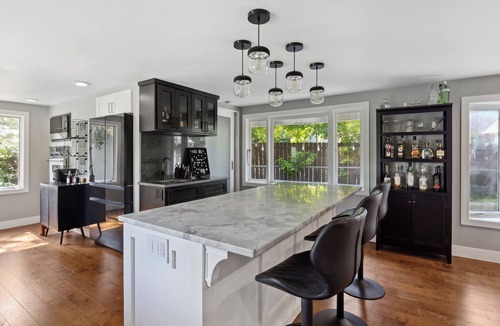 White Bear Lake House | Woodsy Retreat: Chef's Kitchen, Dance Room & Gym