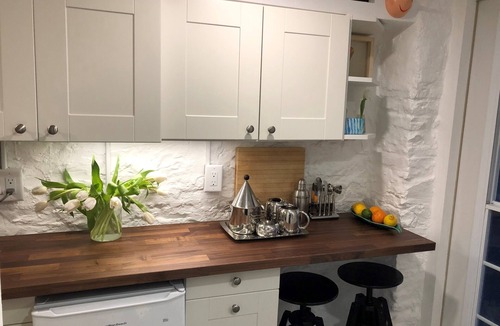 Bracondale Hill Apartment | Wychwood Davenport Apartment