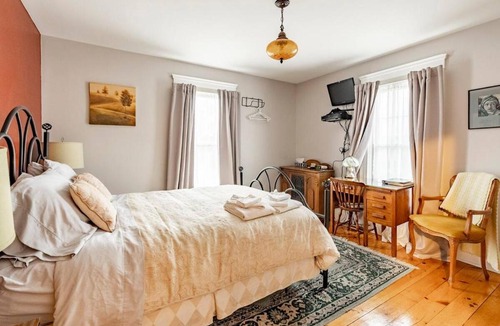 Walkerville Bed & Breakfast | Ye Olde Walkerville Bed & Breakfast