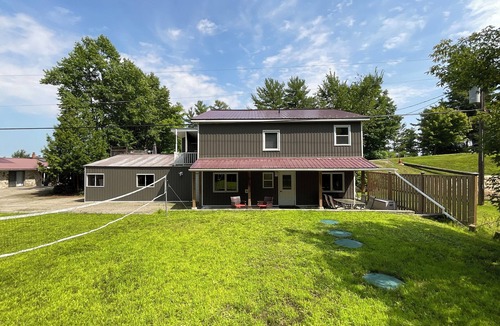 Leeds and the Thousand Islands Cottage | Year Round Lakefront Property On Beautiful Charleston Lake