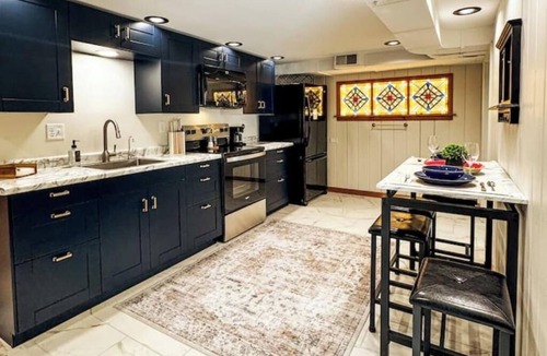 Willmar Apartment | YOUR HOME-pooltable-playset-sauna