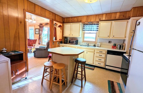 Hackensack Cabin | Your lakeside oasis awaits: perfect for families and fun!