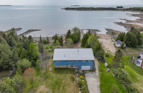South Bruce Peninsula House | Your Lakeside Retreat In Howdenvale