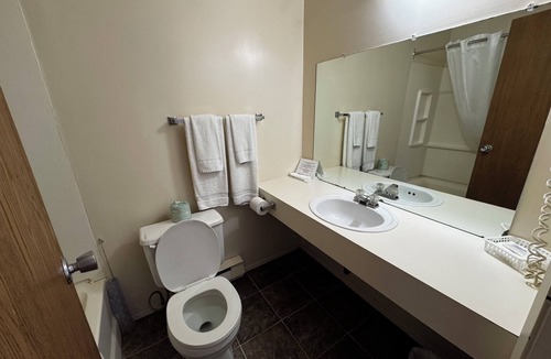 Marathon Hotel | Zero-100 Motor Inn