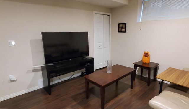 1-BR Basement Suite 5 Min Walk to Bus Closest to Site