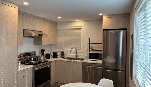 2 bed & 1 bath Garden level suite
