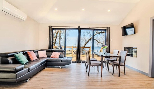 2 Bedroom Cottage #1: Willow Bay