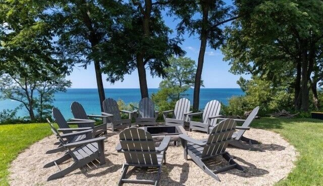 (3 Nt Sum Min!) Lakefront Home with 375 Feet Of Private Beach!