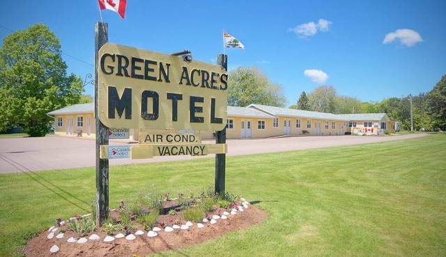 (5) Private Double Suite at Green Acres Summerside