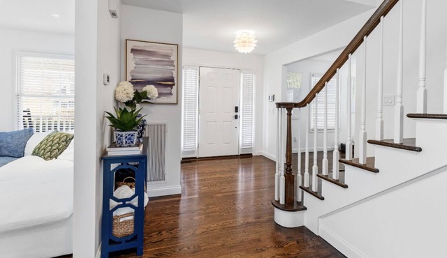 7 mins from the beach! Gorgeous home for the perfect vacation.