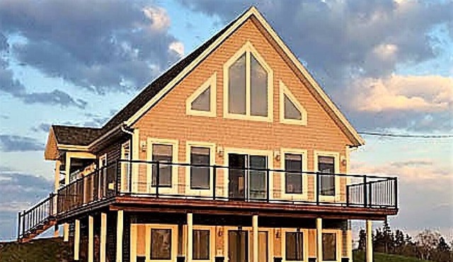 Afterglow Cottage - Waterview & Just 5 min to Nat'l Park Beaches!