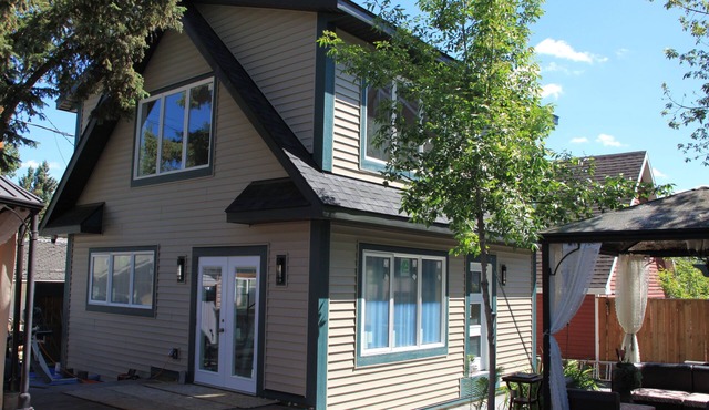 Amazing Peace Chalet Oasis - Rockies Doorway/Easy 20 min commute Calgary South