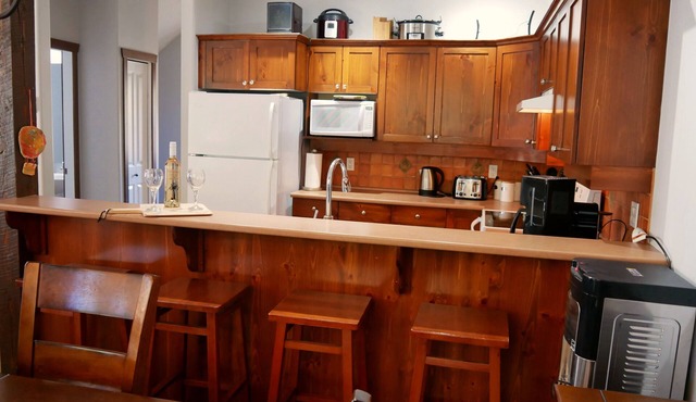 APEX Cozy Copper Creek Townhouse w/Hot Tub on Skating Loop