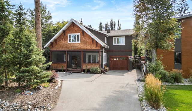 Ash & Iron | Lake | Hot Tub | Fire Pit | Gym | Yard