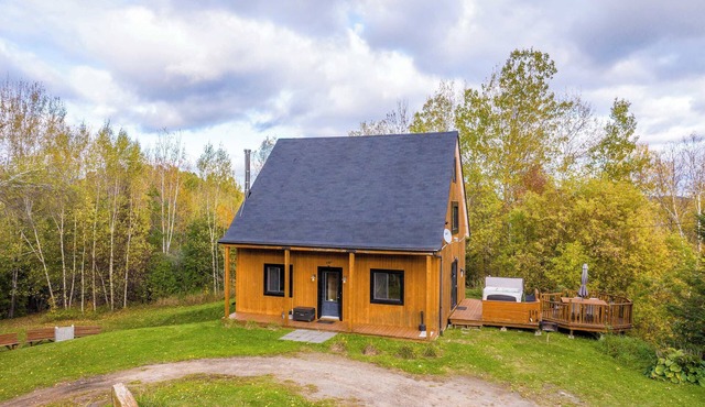Au Chic Chalet des Chutes | Chic Cottage | Spa