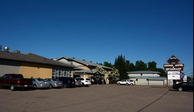 Bear's den Lounge and Motel