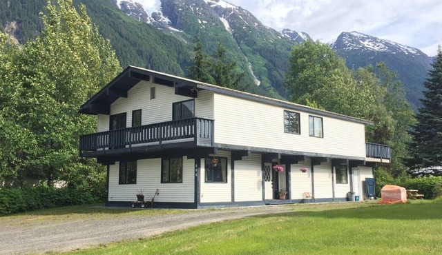 Bear Valley King Suite - King Suite at the Bearvalley Guesthouse