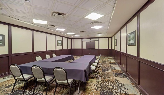 Best Western High Road Inn