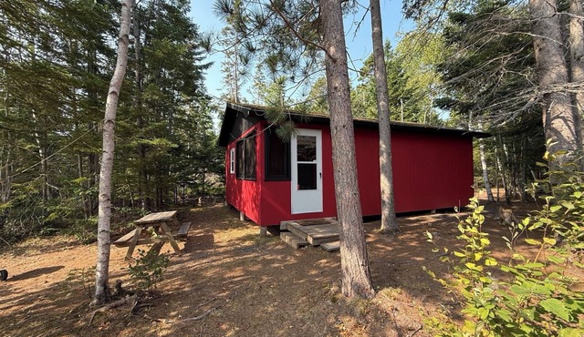 Bide-A-While - 2 Bedroom Cottage Forest & Lake PEI Cottages
