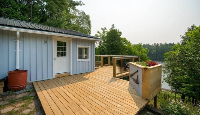 Blue Heaven - Fully Updated 3 Bedroom with Bunkie Tranquil Paradise on Bull Lake