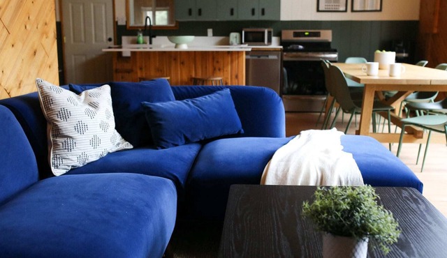 Bowerbird Stays Cool & Cozy Cabin