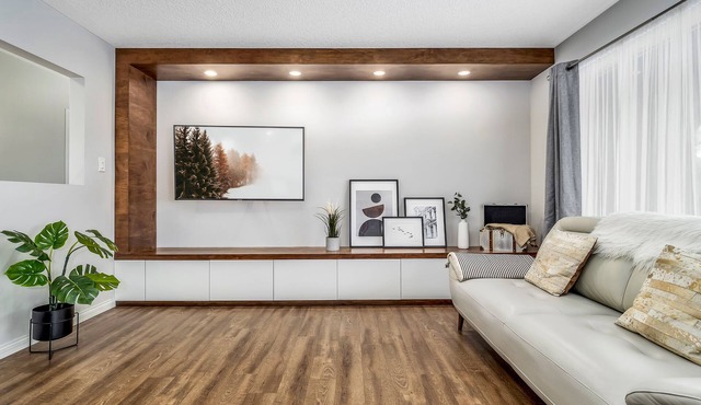 Bright, Beautiful Bungalow by Hospital