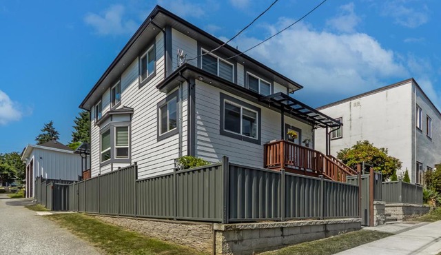 Budget Friendly 2 Bedroom Suite - Save on Weekly and Monthly Stays!