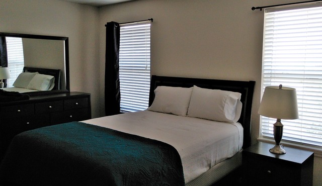 Campbell's Clean & Comfortable Modern Duplex 4662B